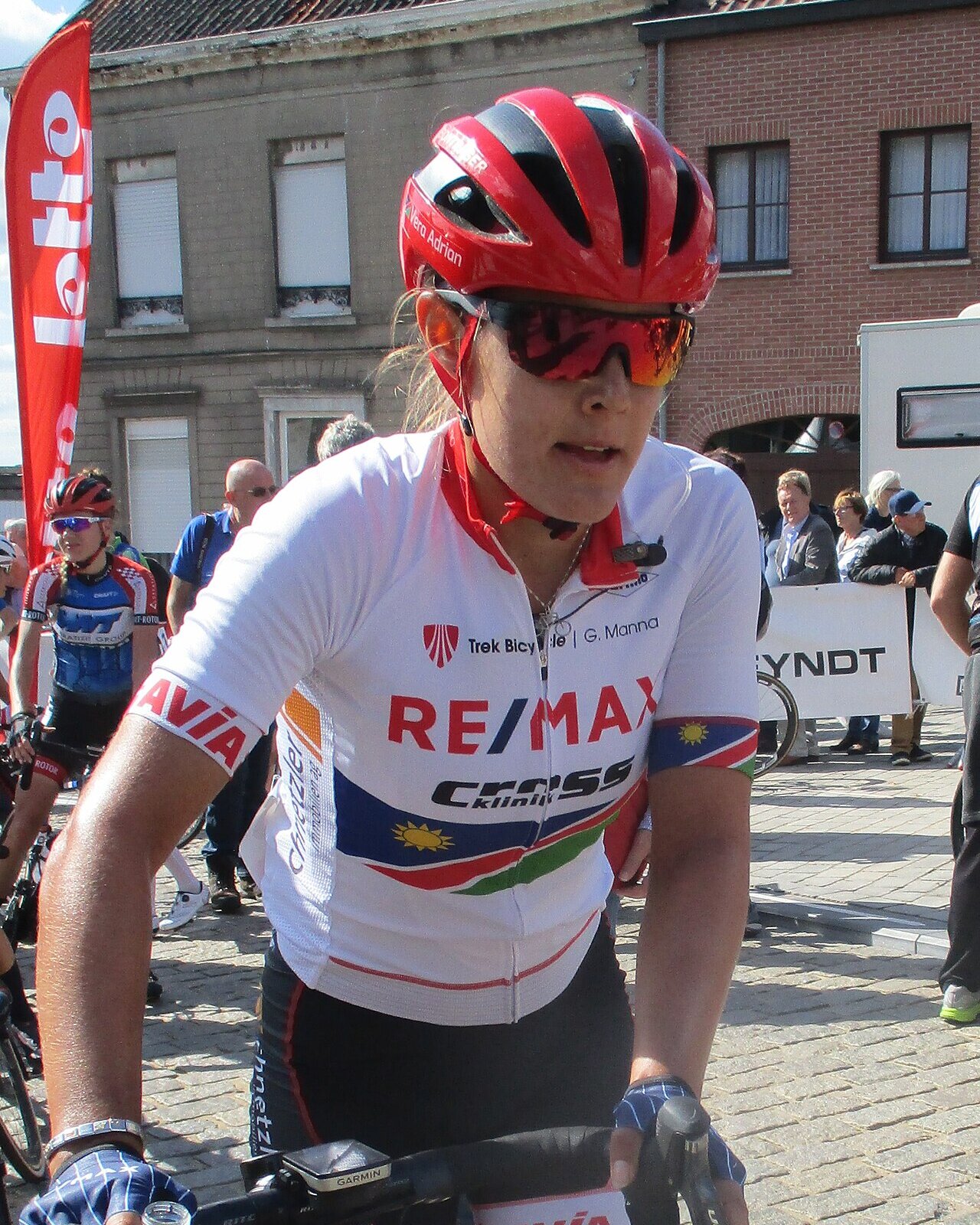 Vera Adrian-Looser en maillot de son équipe, après une course